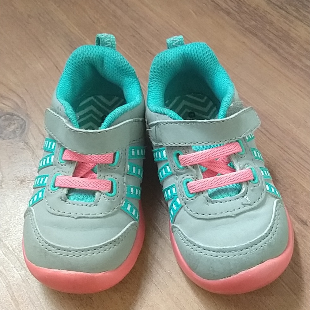 Nearly new sneakers - slip on and velcro